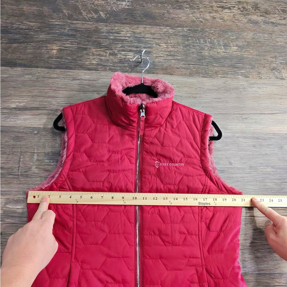 Free Country Women's Red Quilted Vest - Picture 8 of 9